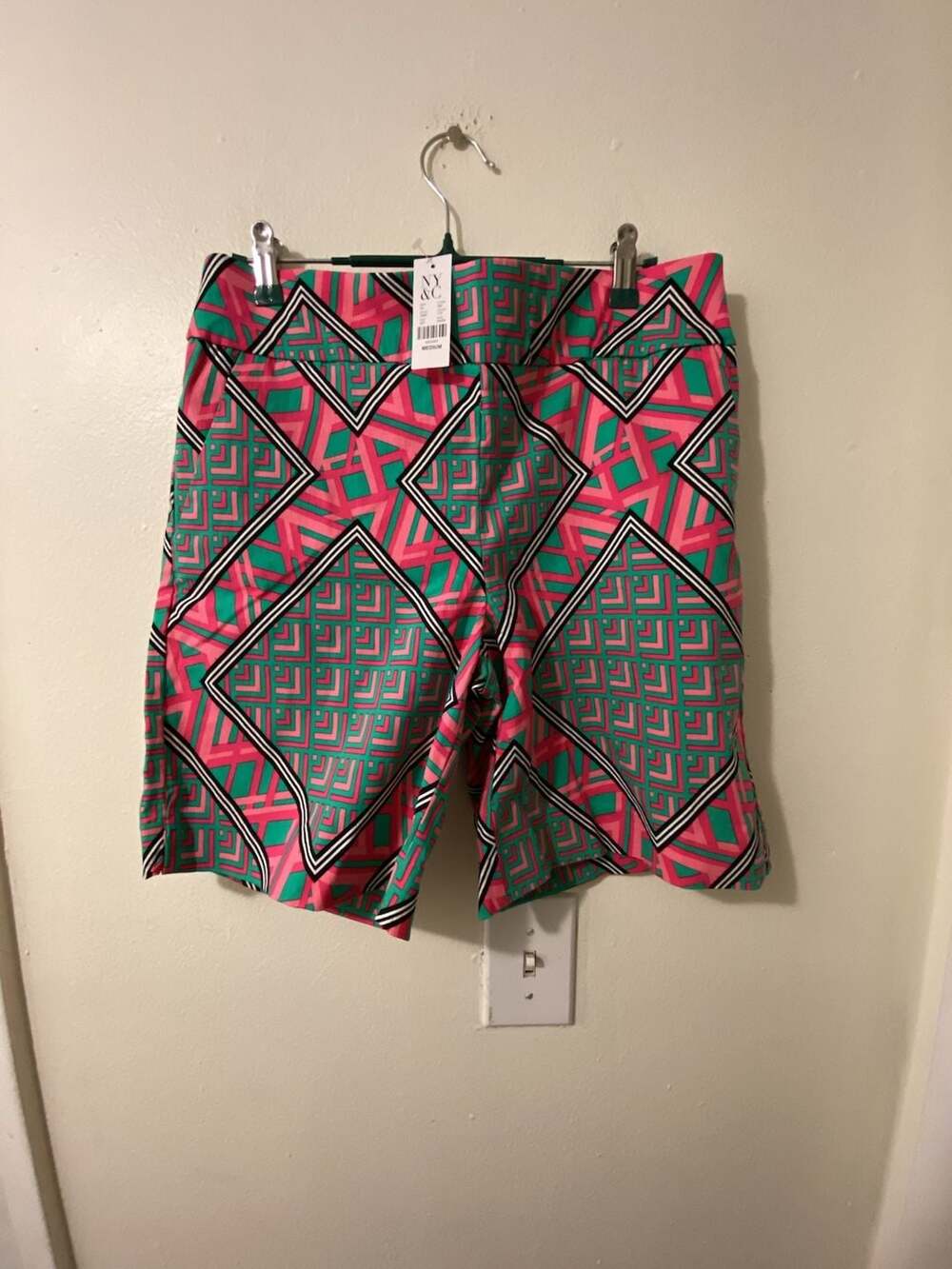NY & C Geometric Shorts Size Medium Pink Green Diamond Print
